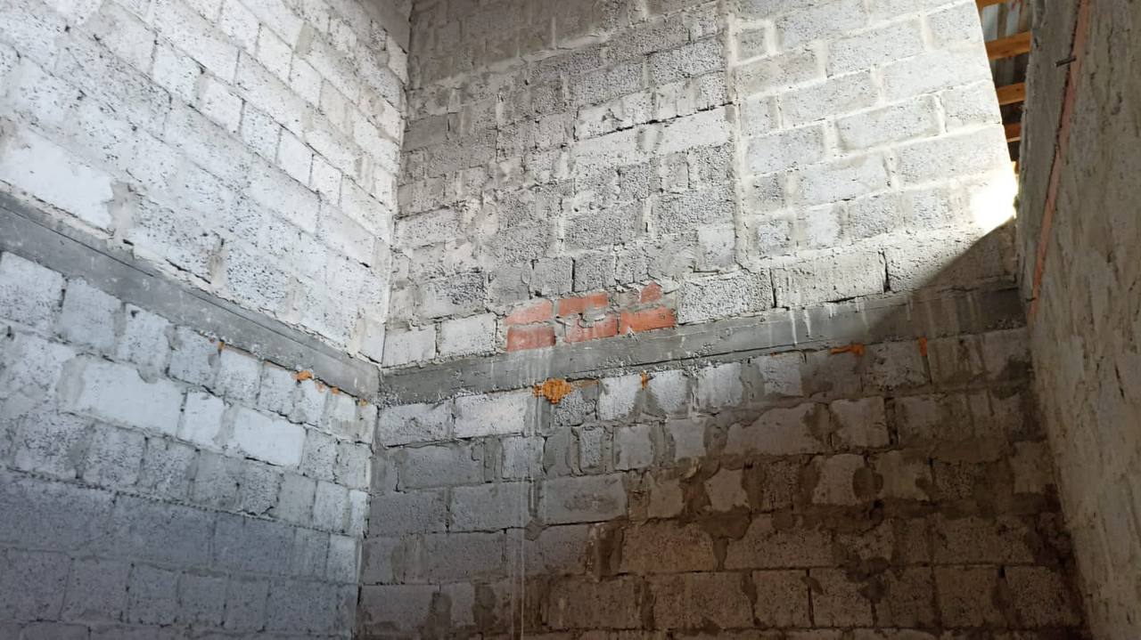Двухэтажный загородный коттедж